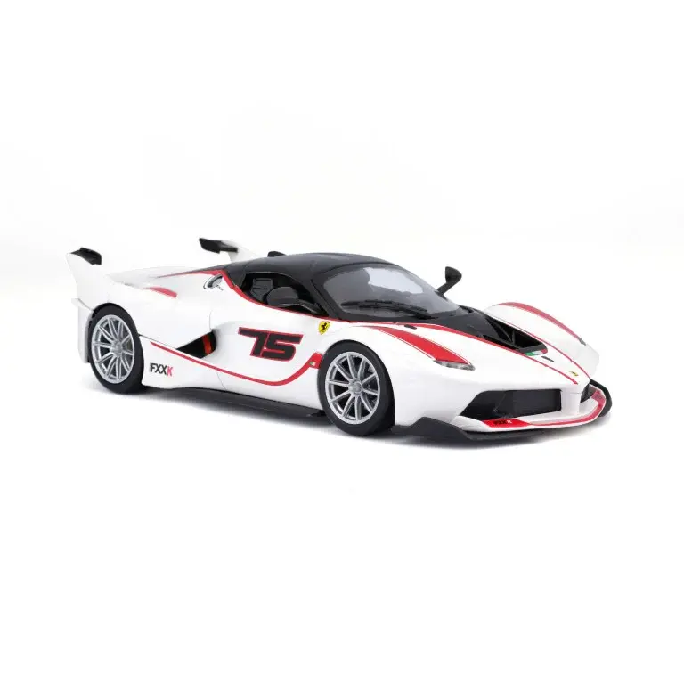 Ferrari FXX K thumbnail 3