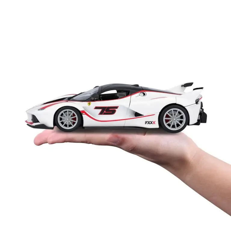 Ferrari FXX K thumbnail 5