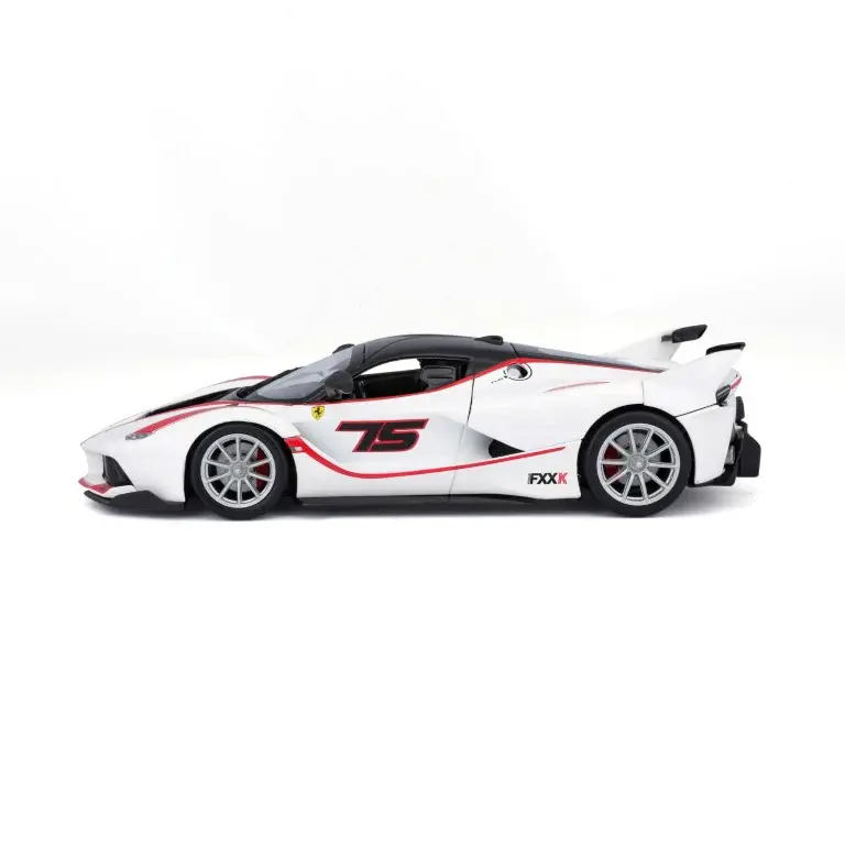Ferrari FXX K thumbnail 7